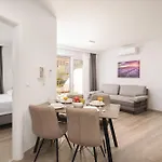 Adria Mare Ii * Макарська