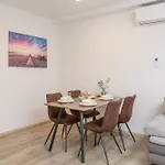 Adria Mare Ii * Makarska